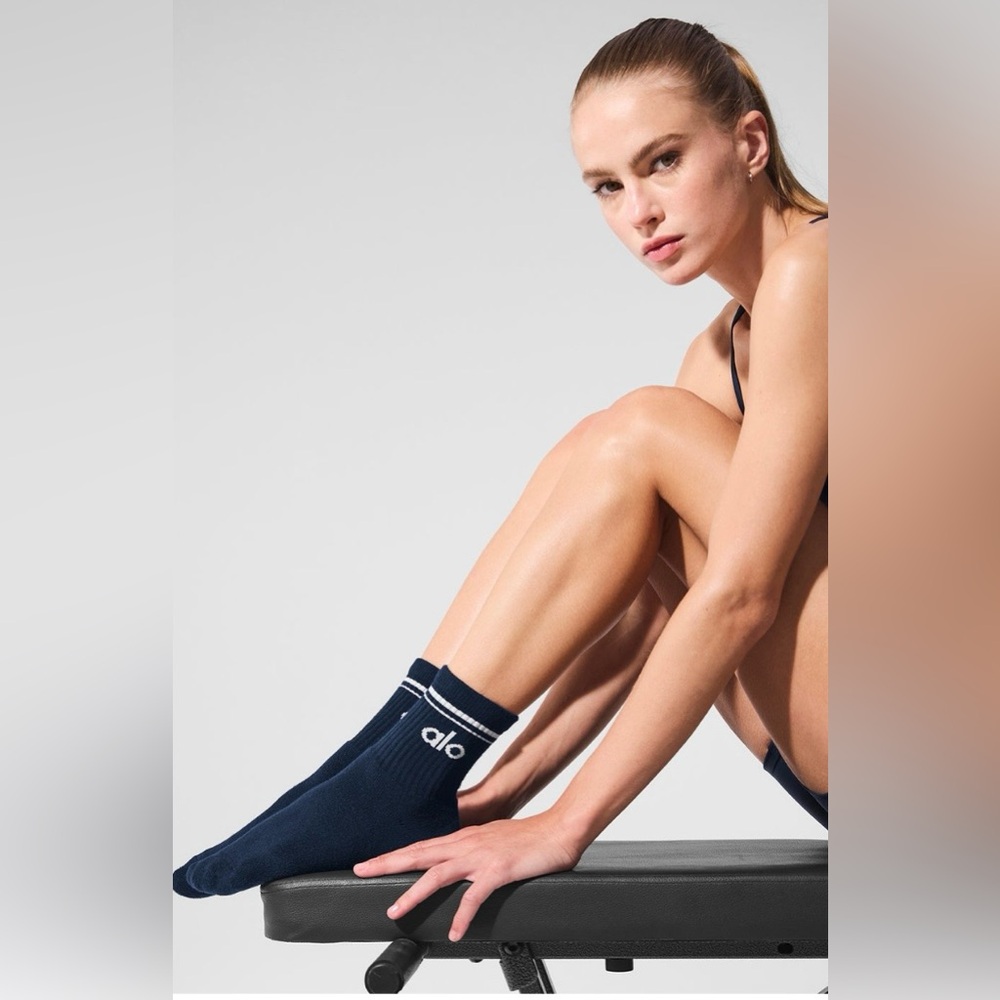 Alo Unisex Half-Crew Throwback Sock (Medium) – Navy/White, NWT, Ret $34